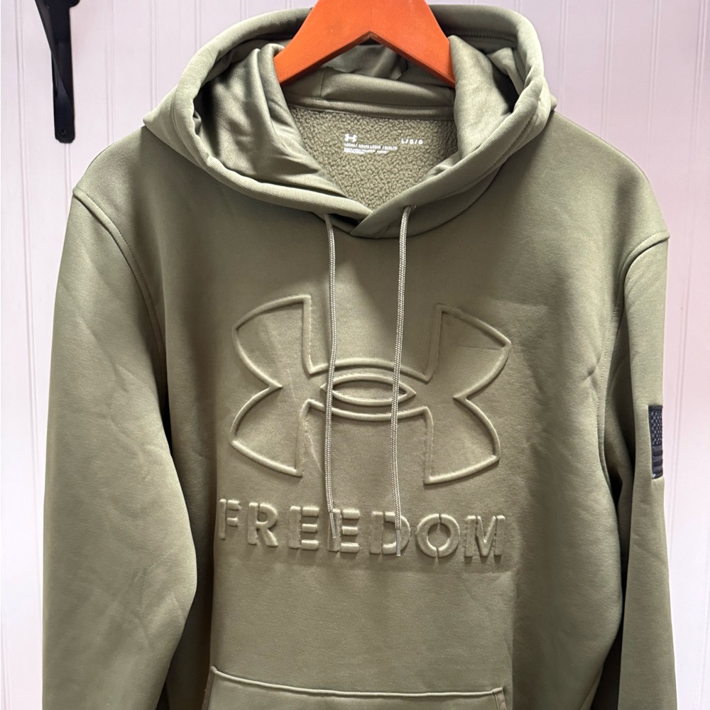 Under Armour Green Fleece Outerwear
LG 48 Chest